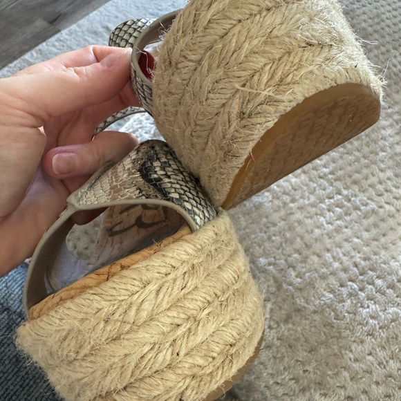 Sam Edelman Beige and Black Snakeskin Wedges, Size 9 - Picture 5 of 16